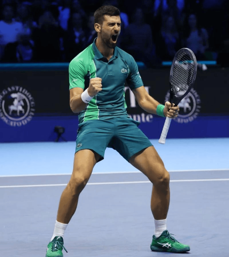 德约科维奇重返赛场，持续失利首场状态出色，老鹰观众沸腾！