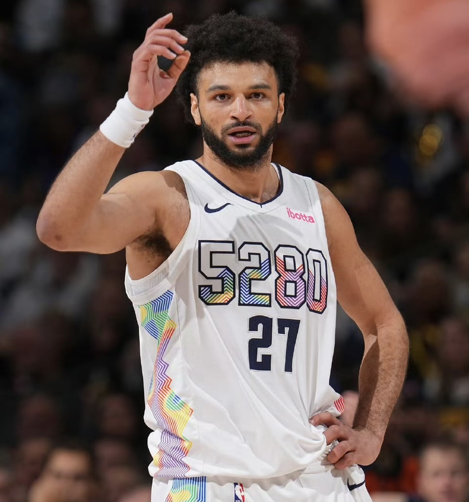 穆雷在巴黎圣日耳曼比赛中爆冷，反败为胜引发热议！上演精彩一战的简单介绍