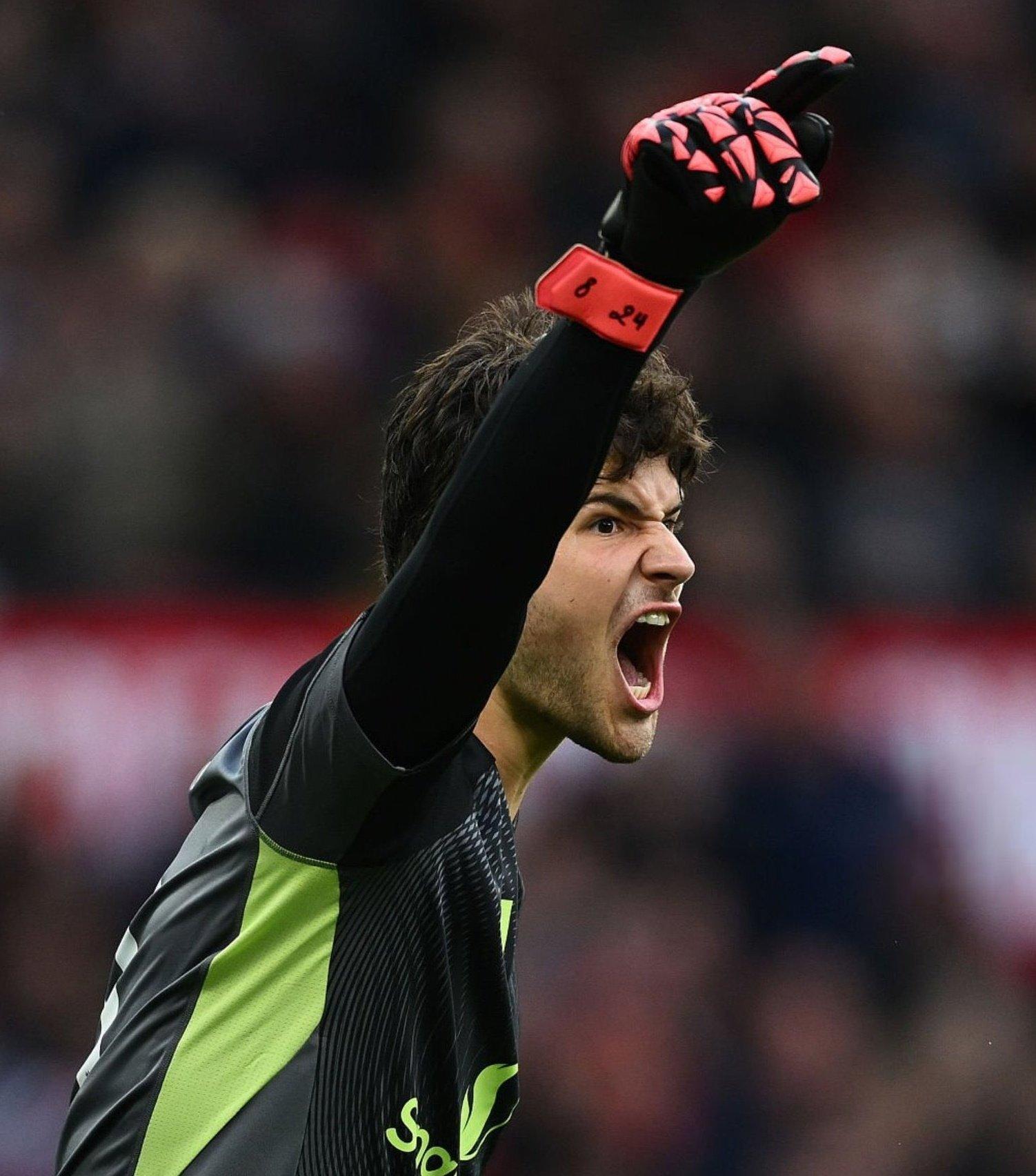 包含Ming在曼联比赛中突破纪录，出色防守引发热议！的词条